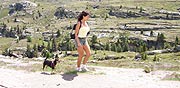 So leicht gekleidet sollte man besser nicht auf den Berg wandern (Foto: Marikka-Laila Maisel)